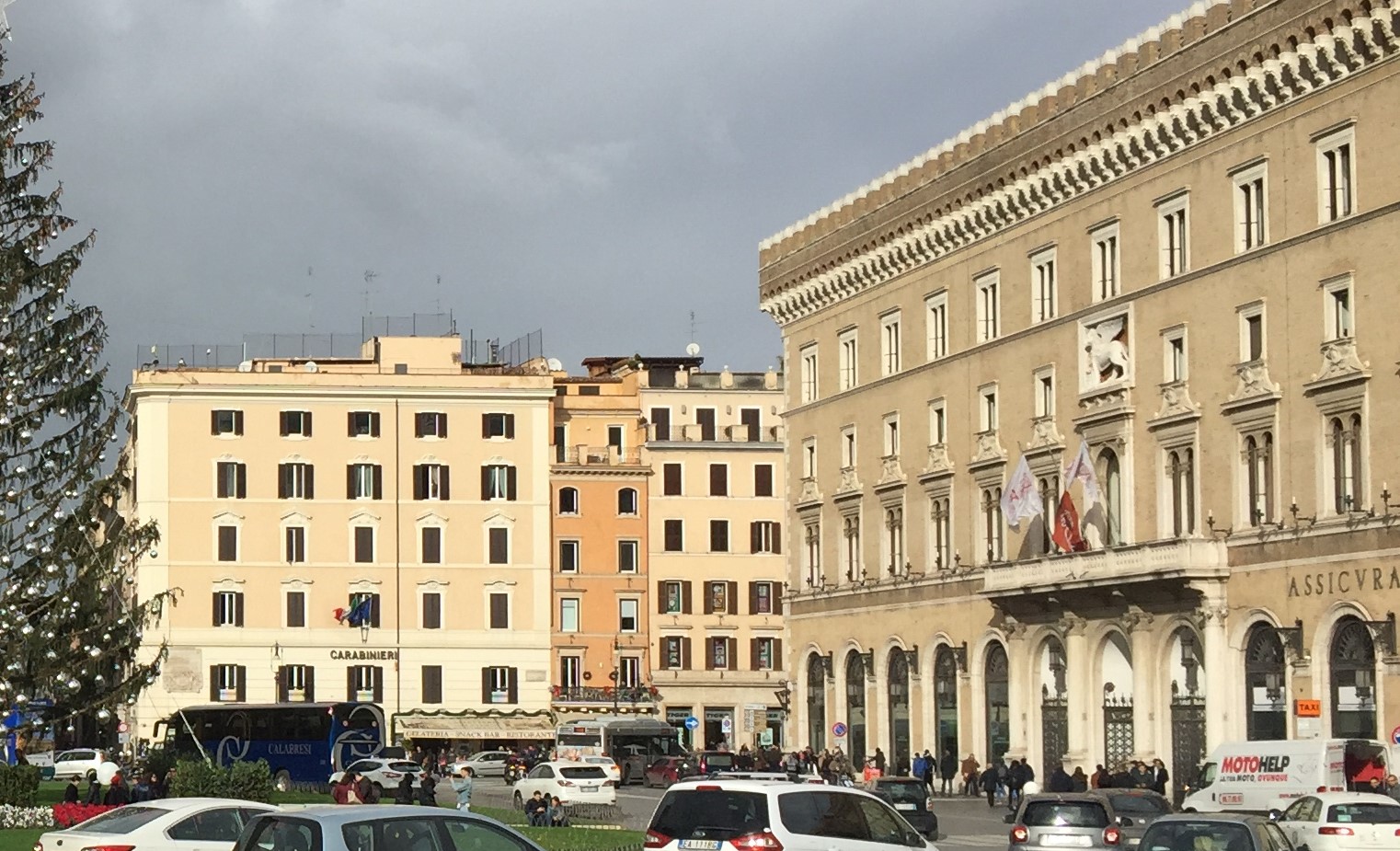 Il palazzo della Assicurazioni Generali in Piazza Venezia a Roma, sede del Garante della Privacy