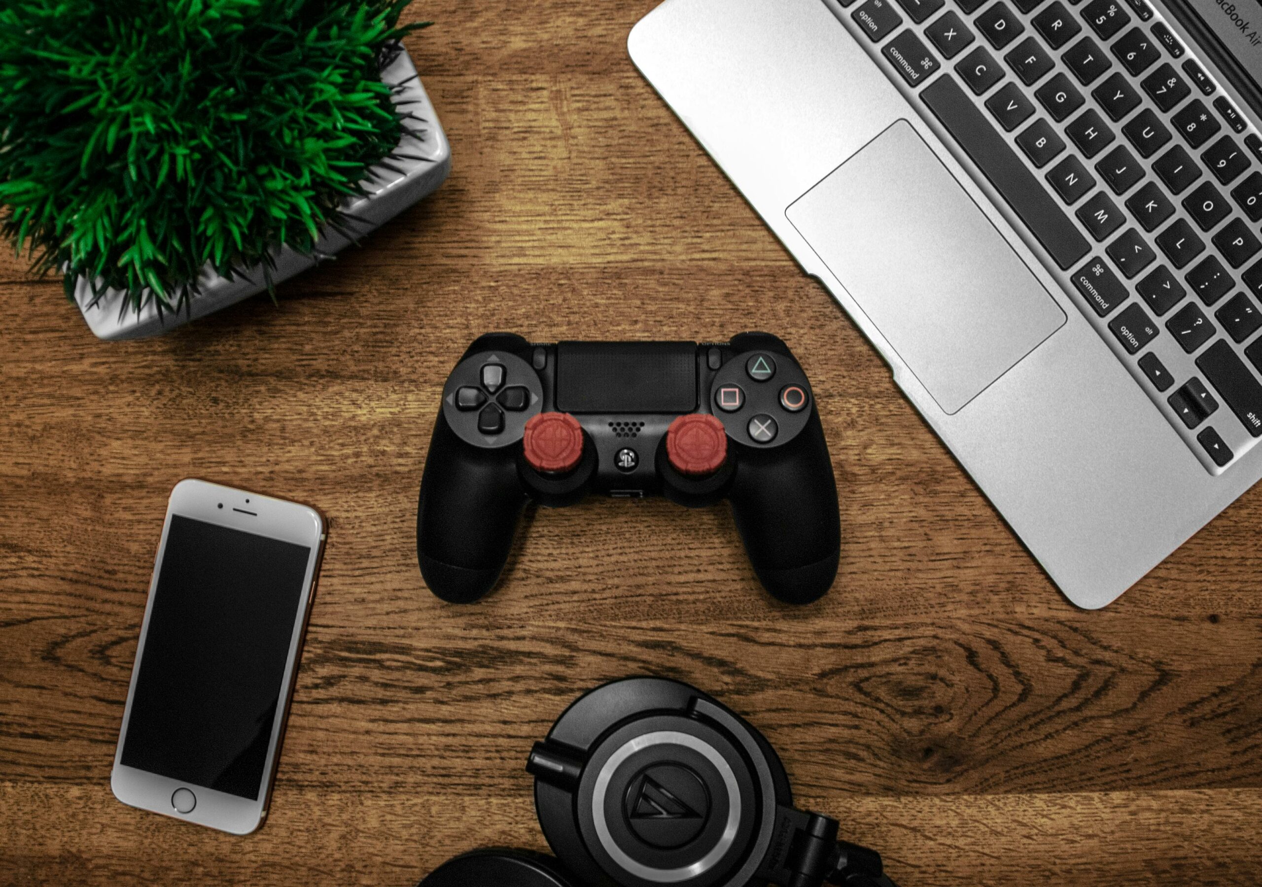 pexels garrettmorrow 682933 scaled | F-Mag Italian Game 2025, il MIMIT apre la call per realizzare un videogioco sul Made in Italy