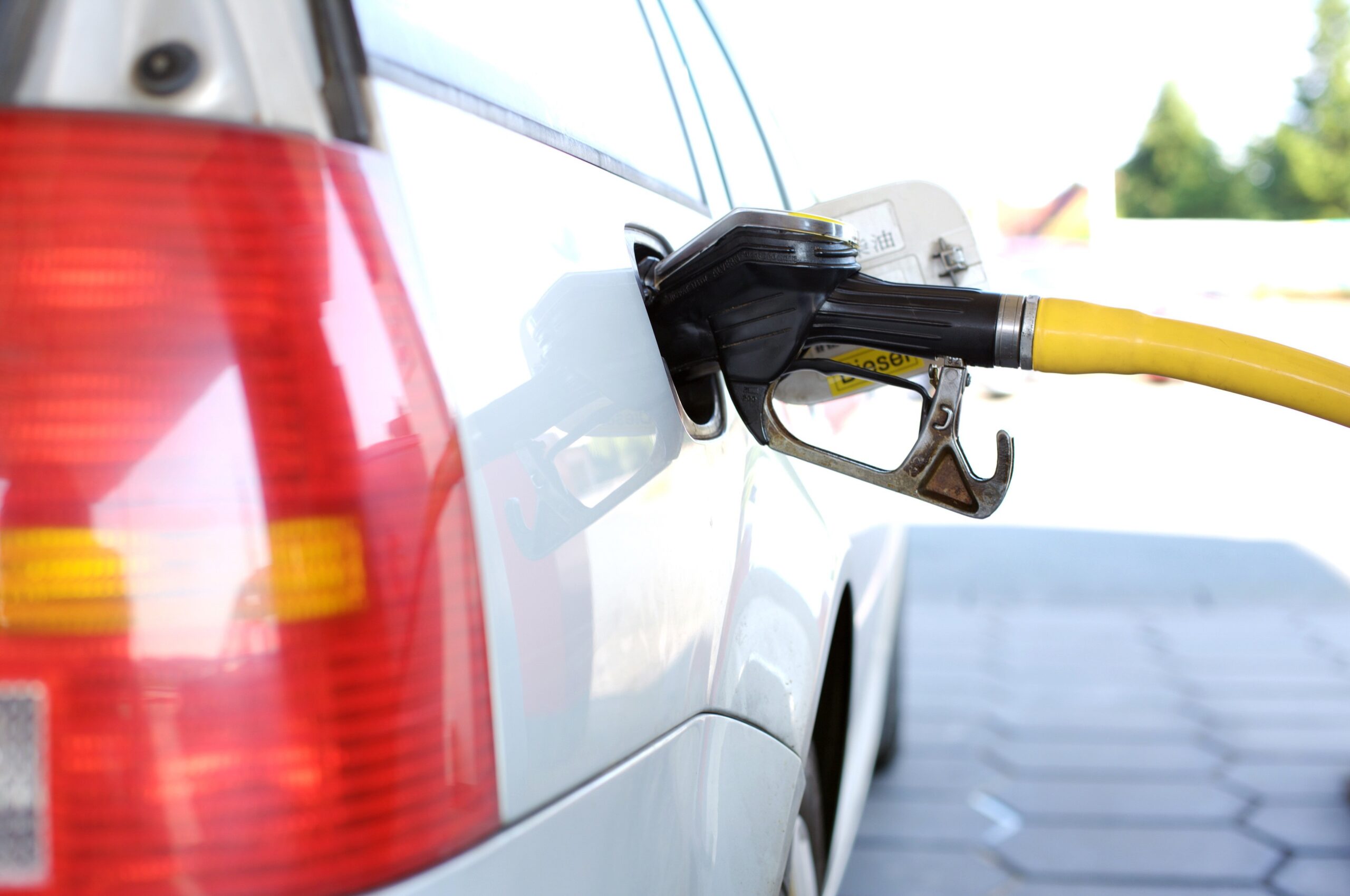 Tetto carburanti, i dati del risparmio secondo Unimpresa 6 | F-Mag andreas160578 refuel 2157211 scaled | F-Mag Tetto carburanti, i dati del risparmio secondo Unimpresa